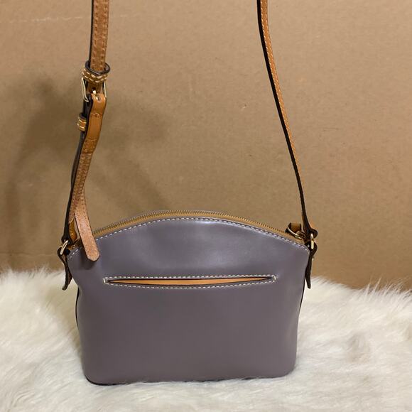 DOONEY & BOURKE Smooth Penrose Leather Domed SUKI Crossbody Elephant Gray Taupe - Picture 7 of 14